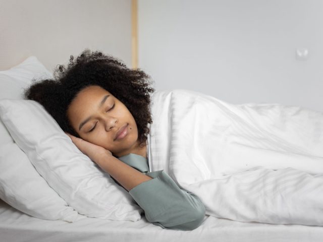 Astuces pour une routine de sommeil saine et économique