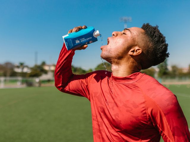 S’hydrater de manière sécurisée pendant l’effort physique